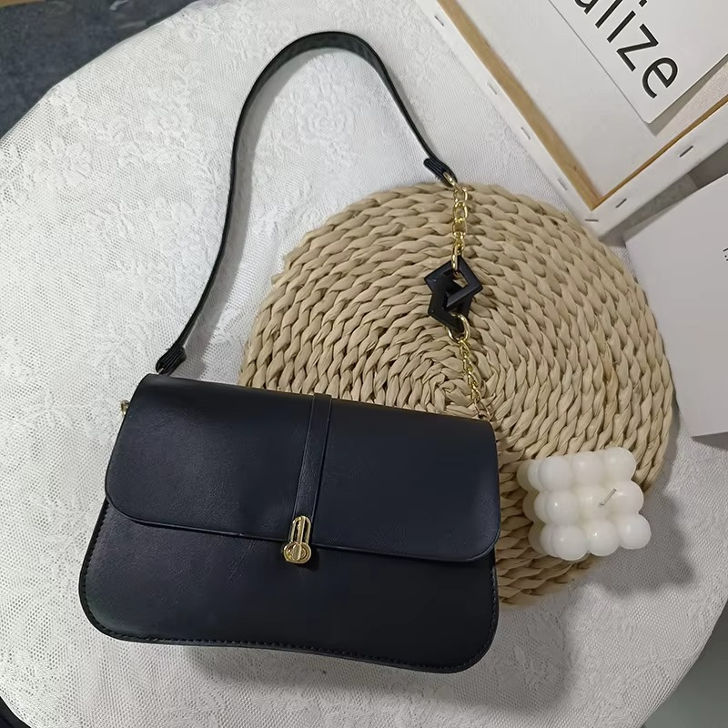 2025 summer new high-quality texture baguette bag fashionable light luxury chain underarm saddle bag versatile shoulder bag