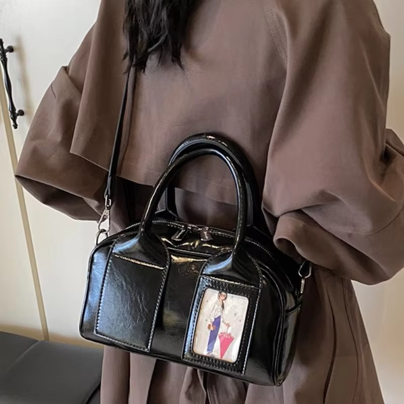 Korean New High-end Luxury Pillow Bag Brand Designer Versatile Commuter Shiny Leather Messenger Handbag Girl Japanes Student Bag