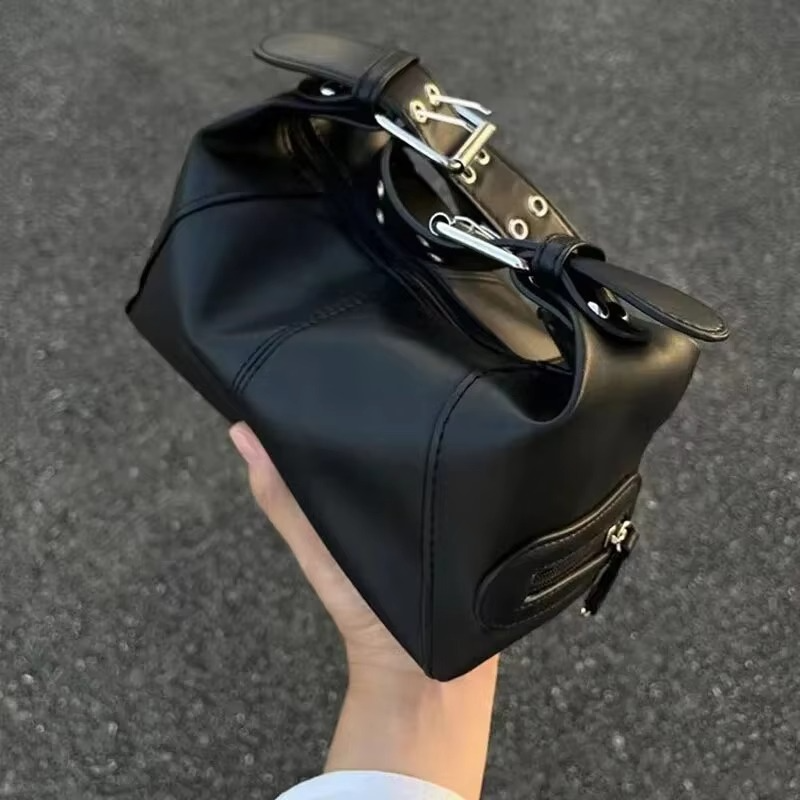 Underarm Bag Women's Bag Cool Drag Style Single Shoulder Underarm Stick Bag Niche Design Leather Zipper Single Shoulder Handbag
