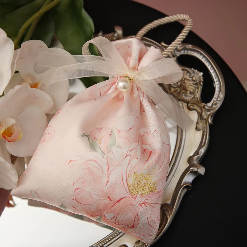 10pcs Fashion Flower Handheld Candy Bags with Pearls Wedding Gifts Packing Bags Portable Drawstring Candy Storage Bags Wholesale