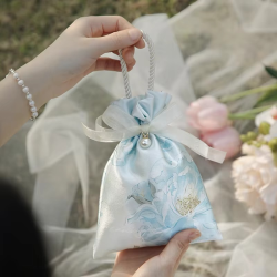 10pcs Fashion Flower Handheld Candy Bags with Pearls Wedding Gifts Packing Bags Portable Drawstring Candy Storage Bags Wholesale