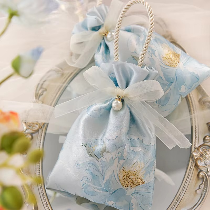 10pcs Fashion Flower Handheld Candy Bags with Pearls Wedding Gifts Packing Bags Portable Drawstring Candy Storage Bags Wholesale