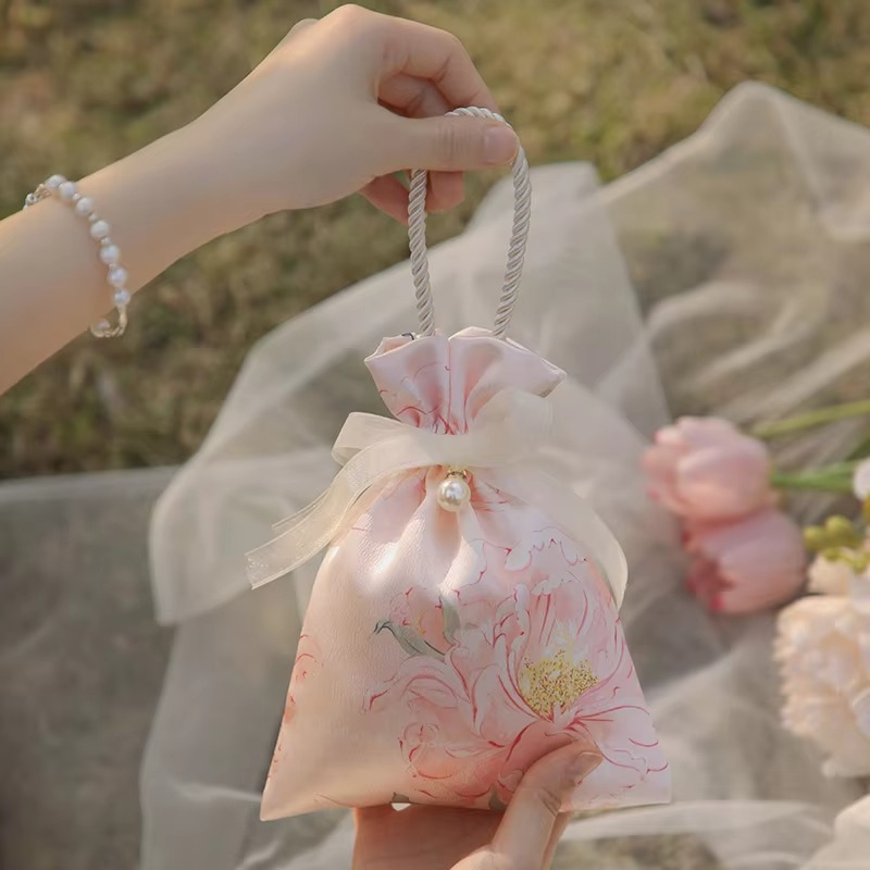 10pcs Fashion Flower Handheld Candy Bags with Pearls Wedding Gifts Packing Bags Portable Drawstring Candy Storage Bags Wholesale