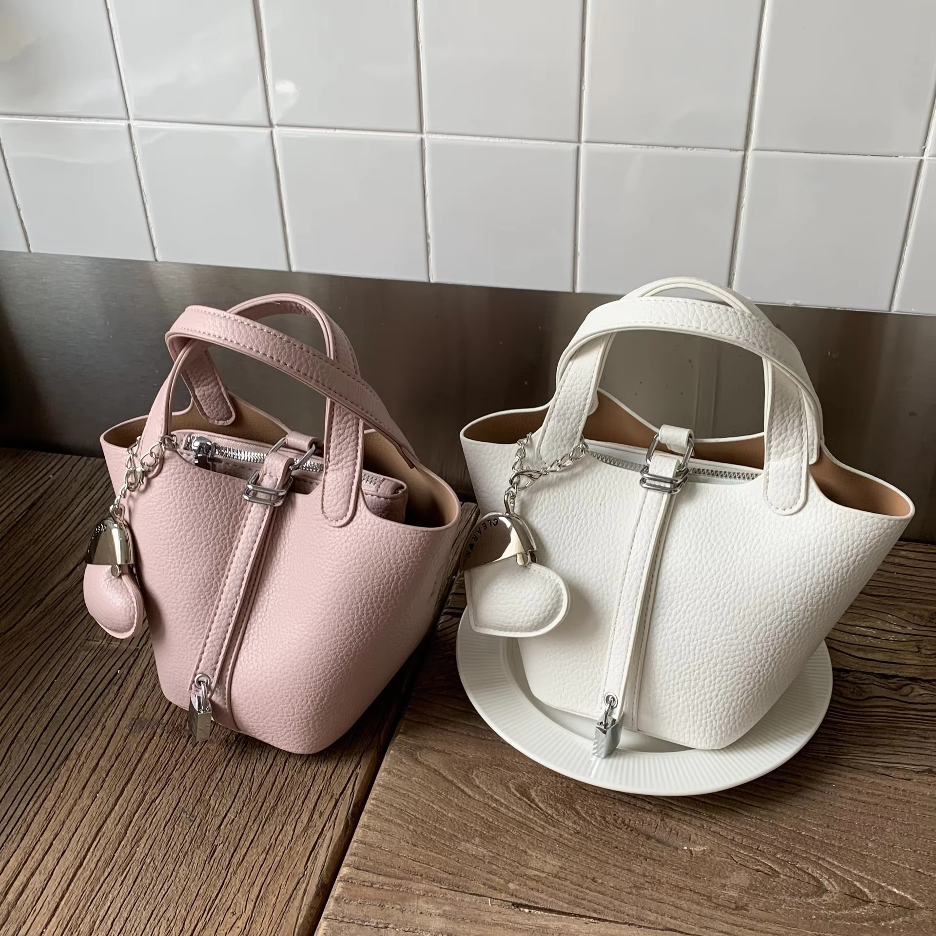 Niche Design Mini Bucket Bags for Women 2025 New PU Leather Crossbody Bag Female Daily Out Handle Basket Bags