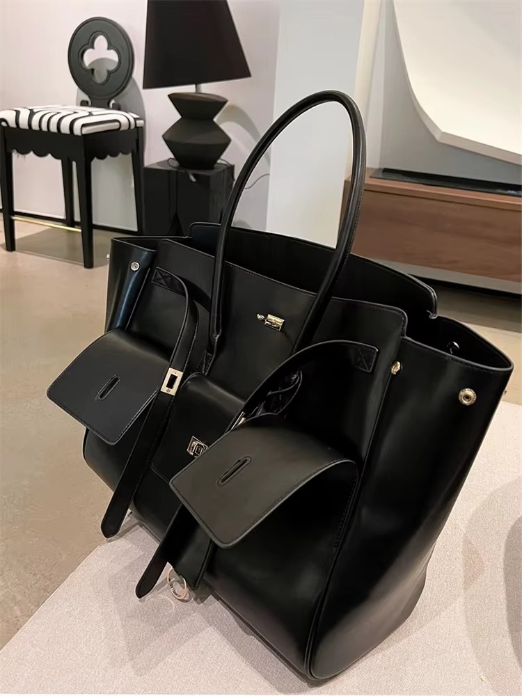 Faionable Retro Wing Bag 2025 New Sle Versatile Commuter Single oulder Tote Bag Small Design High-End Sensation