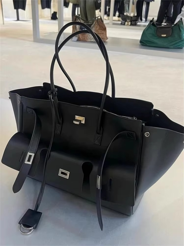 Faionable Retro Wing Bag 2025 New Sle Versatile Commuter Single oulder Tote Bag Small Design High-End Sensation