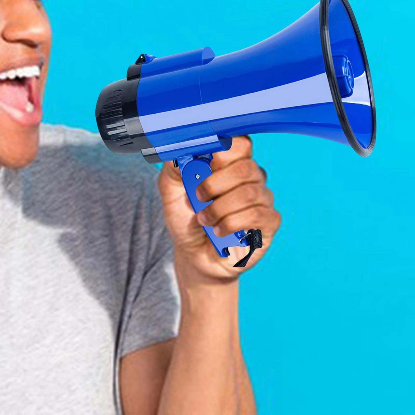 Megaphone Sturdy with 240S Recording Foldable Handle Lightweight 500M Distance Cheering Gifts with Siren 30W for Outdoors Rescue