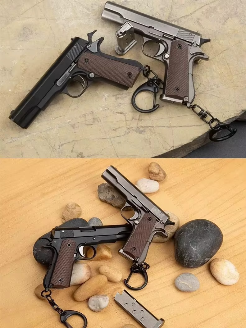 1: 3 Semi Alloy m1911 Pistol Shell Throwing Mini Metal Gun Models Detachable Toy Gun Ornament Pendant Fake Gun for Adult Gift