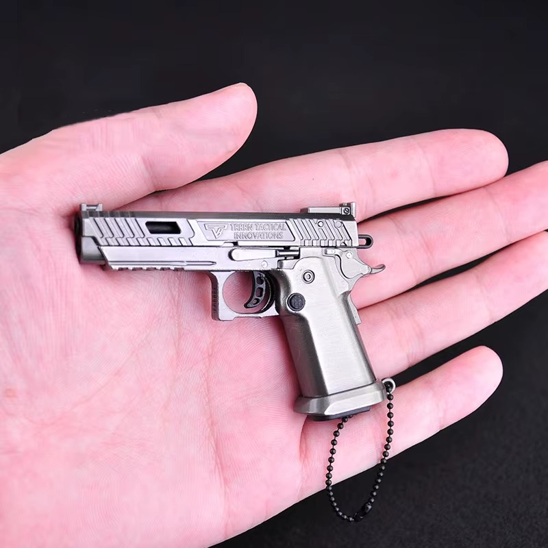 Metal Keychain with 1:3 Removable Handgun Model, Miniature Alloy Gun Keychains, Cool Collectible Toy Key Ring Gift