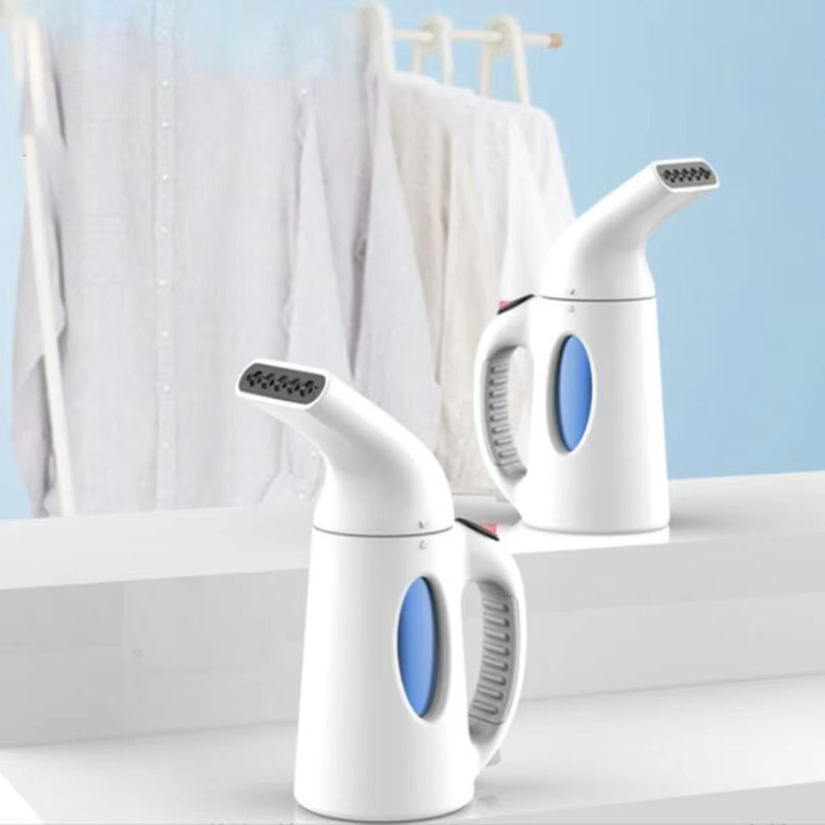 Portable Handheld Garment Steamer 120ml Capacity 700W Auto Shut-Off Steamer for Clothes Removes Wrinkles on Clothes and Fabric