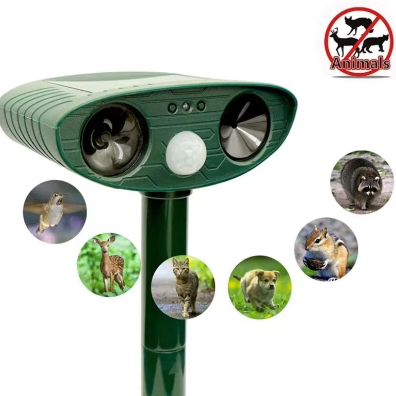 Ultrasonic infrared induction animal repellent, solar charging repellent suitable for farm courtyards