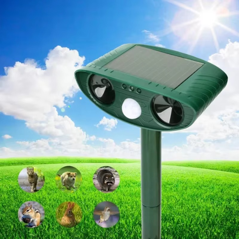Ultrasonic infrared induction animal repellent, solar charging repellent suitable for farm courtyards