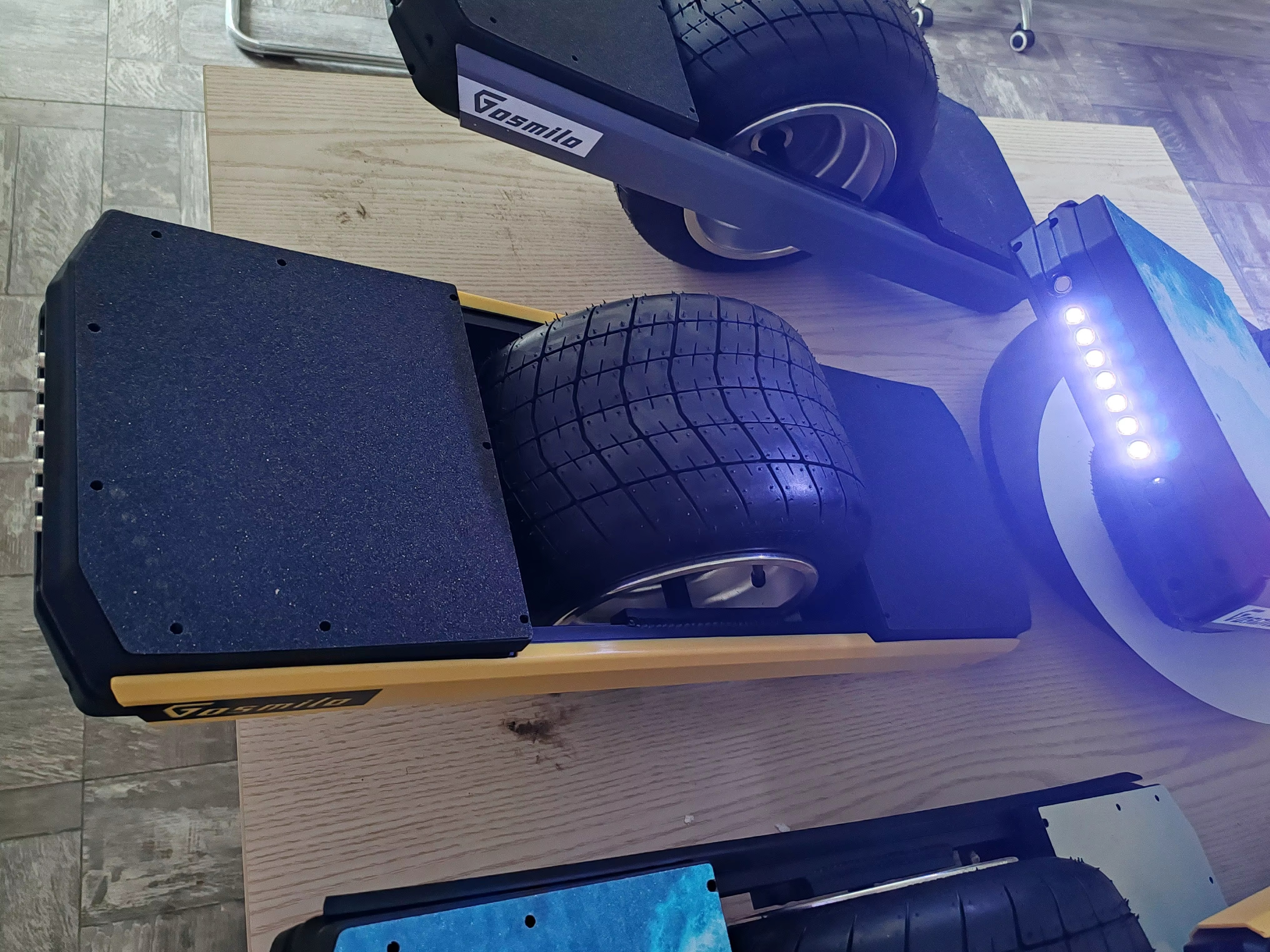 Unisex Adult High-Performance One-Wheel Electric Skateboard All-Terrain with Smart Features Self-Balancing One Wheel Scooter