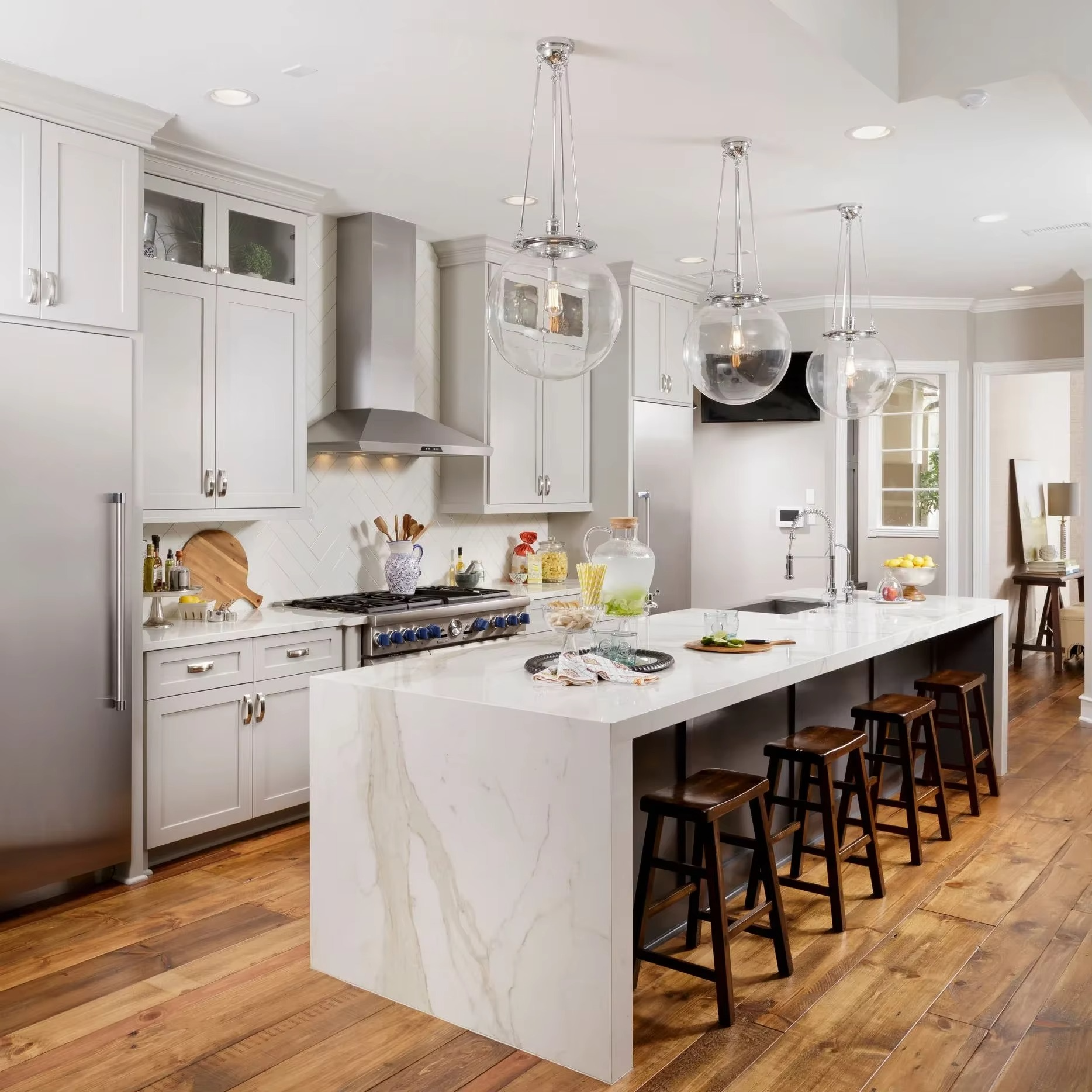 Custom Modern Solid Wood Kitchen Cabinet Furniture Kitchen Island with Marble Countertops