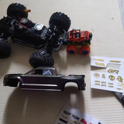 New Udirc 1/16 M16 Rc Truck 4wd Brushless High Speed Major Climbing Off-Road Rc Car Pc Car Shell Toys Gift