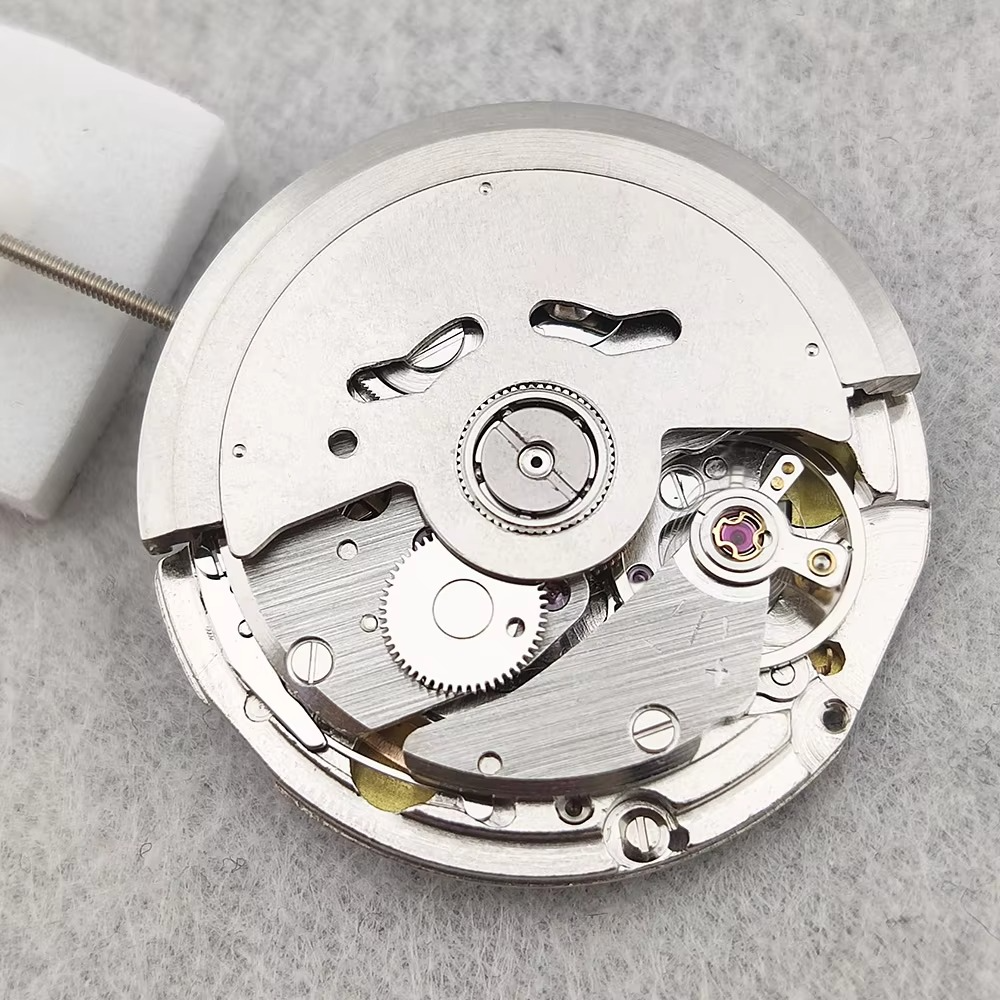 China NH35 Movement Can Replace The Japanese NH35 Movement At 3 o'clock White Date High Accuracy Automatic Mechanical NH35A