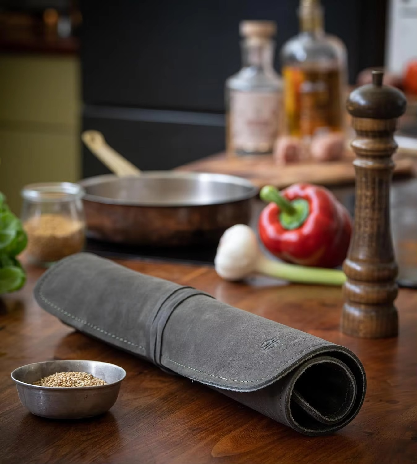 Stoke Knife Bag for Chefs–knife Roll Bag leather 7 slots – Leather Knife Case Noah (green-olive)