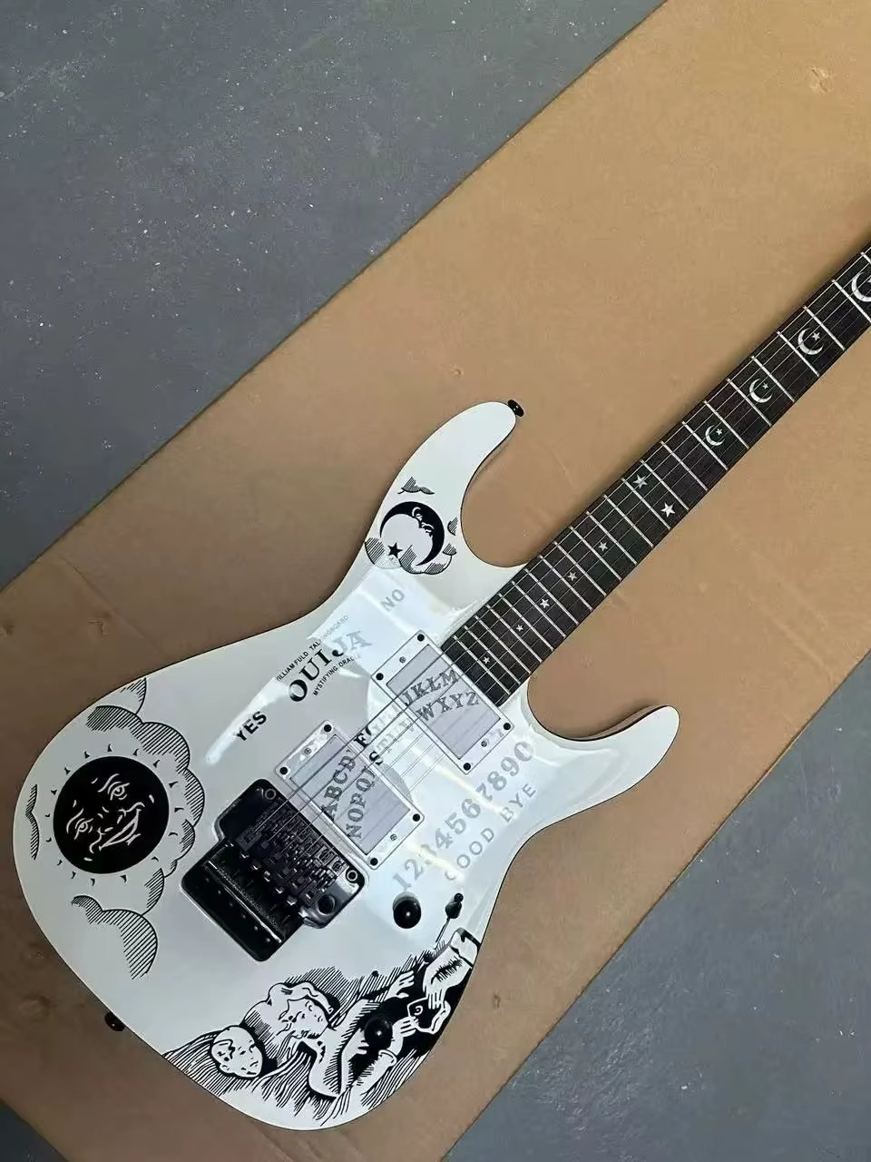 2025 Factory hot sale Electric Guitar,white,Mahogany Body In Stock,perfect tone