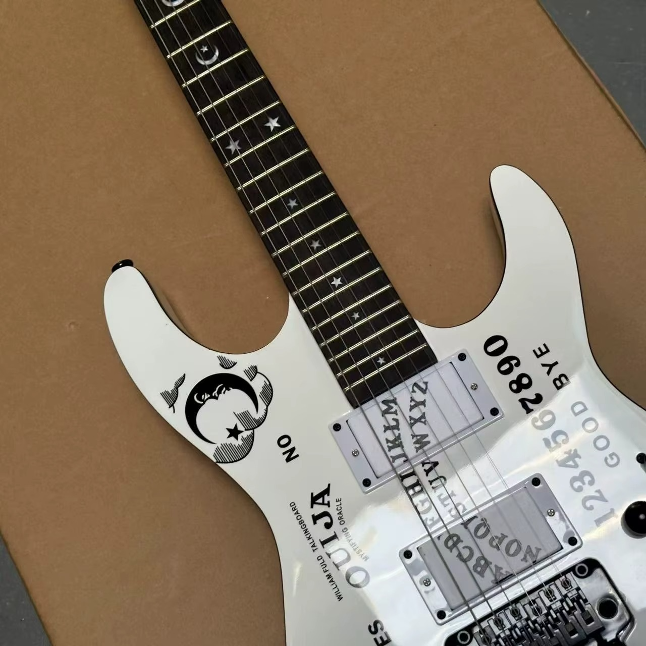 2025 Factory hot sale Electric Guitar,white,Mahogany Body In Stock,perfect tone