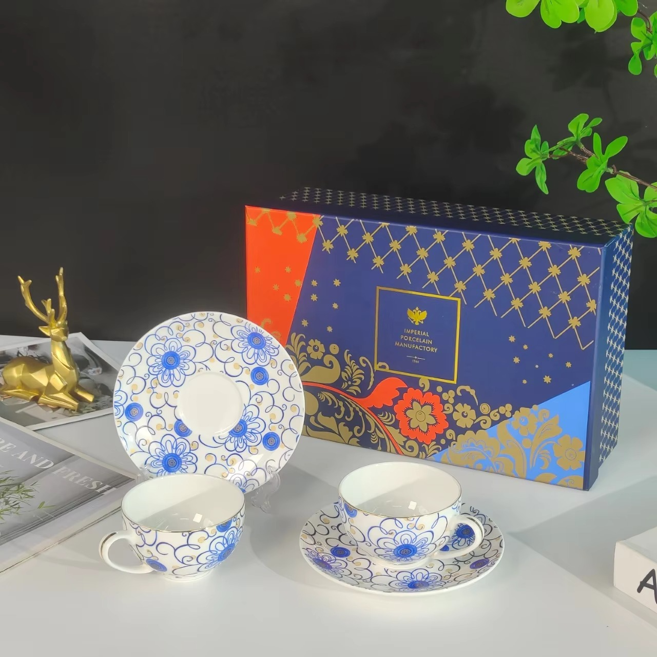 Christmas Russian Style Royal CeramicsTableware Coffee Cup Plate Mug European Afternoon Tea Cup and Saucer Set Gift Box