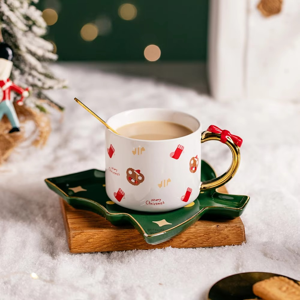 220ml Christmas Gift Creative Ceramic Coffee Cup and Dish Set Xmas Tree Design Plate Household Coffee Cup Sets With Spoon