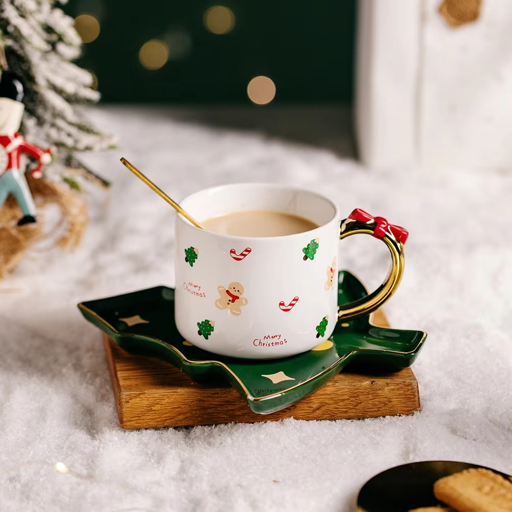 220ml Christmas Gift Creative Ceramic Coffee Cup and Dish Set Xmas Tree Design Plate Household Coffee Cup Sets With Spoon