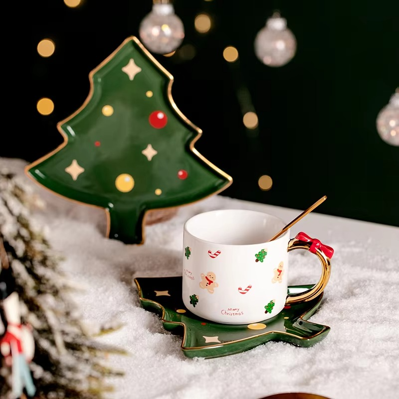 220ml Christmas Gift Creative Ceramic Coffee Cup and Dish Set Xmas Tree Design Plate Household Coffee Cup Sets With Spoon
