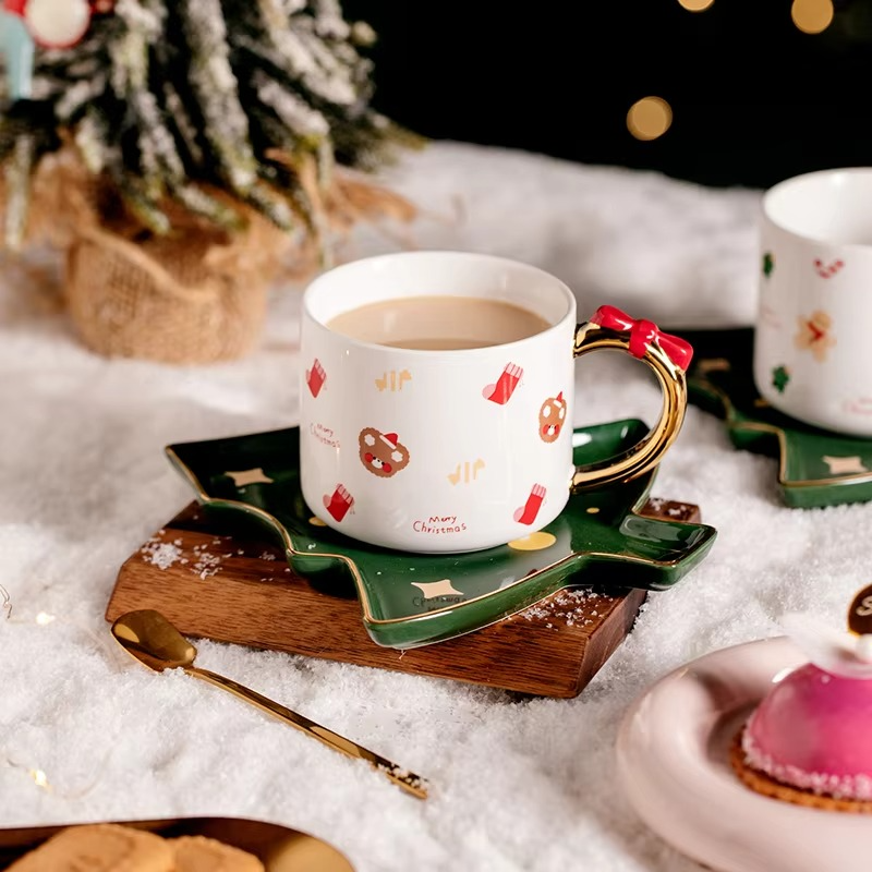 220ml Christmas Gift Creative Ceramic Coffee Cup and Dish Set Xmas Tree Design Plate Household Coffee Cup Sets With Spoon