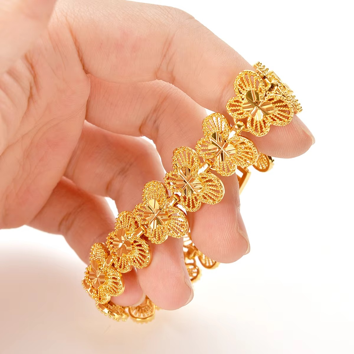 Boutique AU999 Gold Bracelet Women's Jewelry Fashion and Multifunctional 24k Real Gold Butterfly Chain Chain Goddess Hand Jewelr