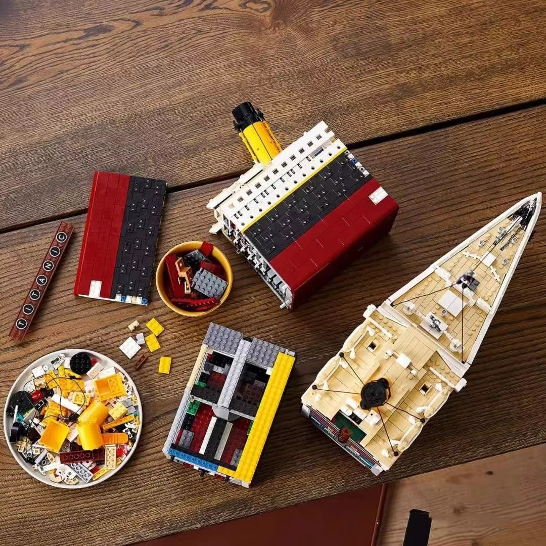 Compatible 10294 Titanic Building Blocks MOC Display Model Bricks Cruise Boat Steamship Aldult Toy Christmas Gifts 9090pcs