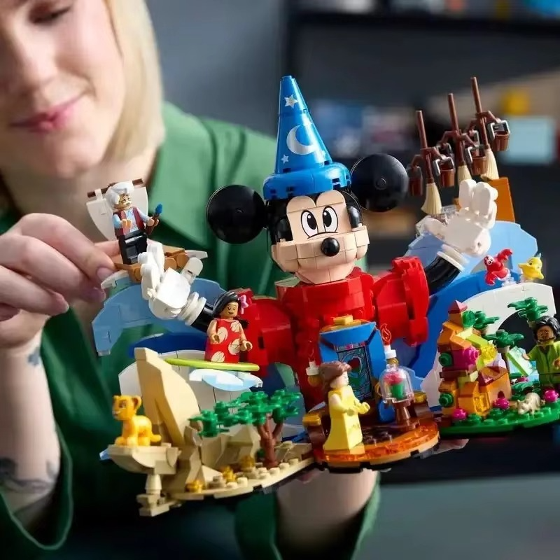 Miniso Disney 1103 PCS New Magic of Disney Legoing 21352 for Aged Birthday Christmas Gift Mickey Mouse in His Sorcerer’s