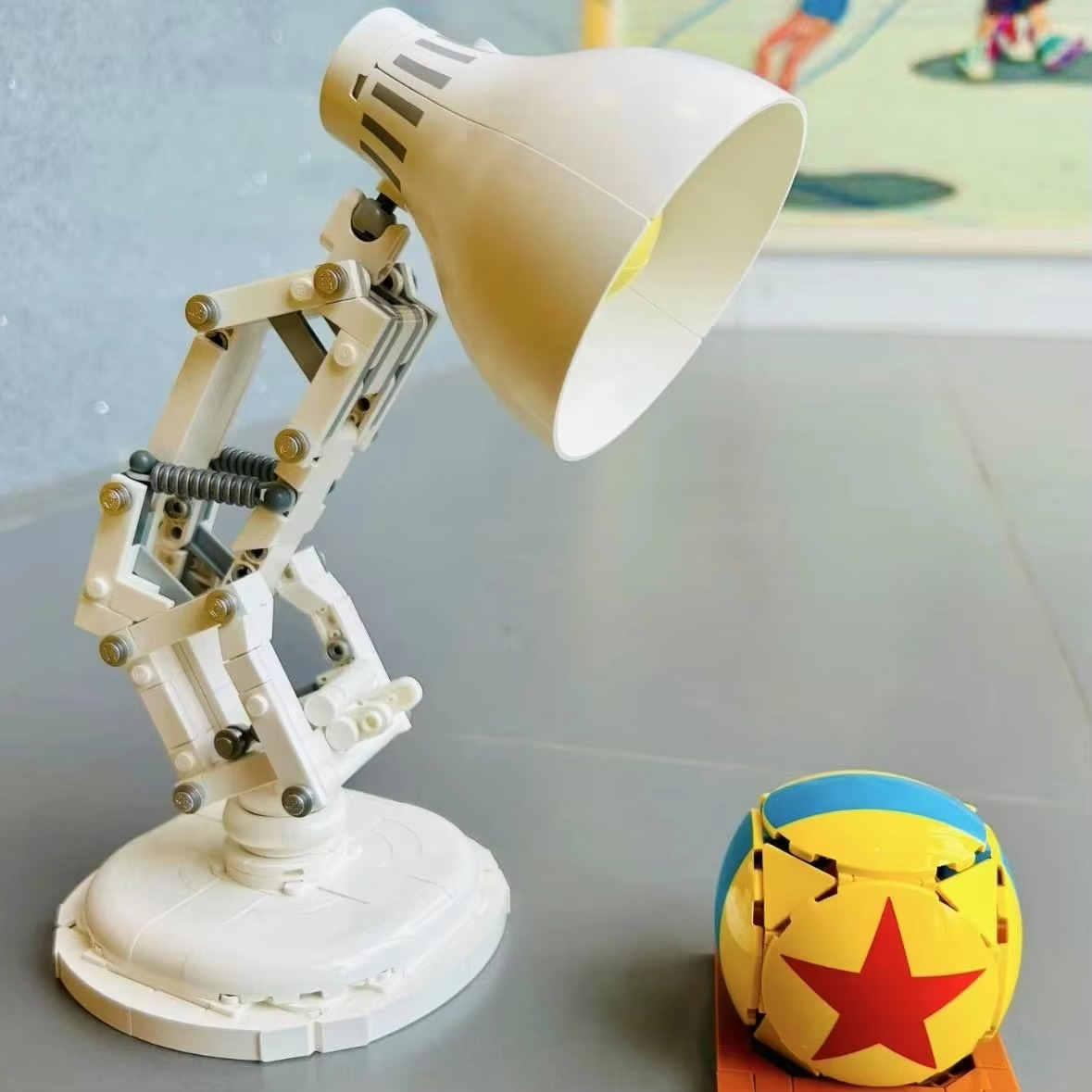 MINISO Disney 2025 613Pcs Ideas Desk Lamp Room Decor Building Blocks Set Model Assemble Moc Bricks Toy Christmas Birthday Gifts