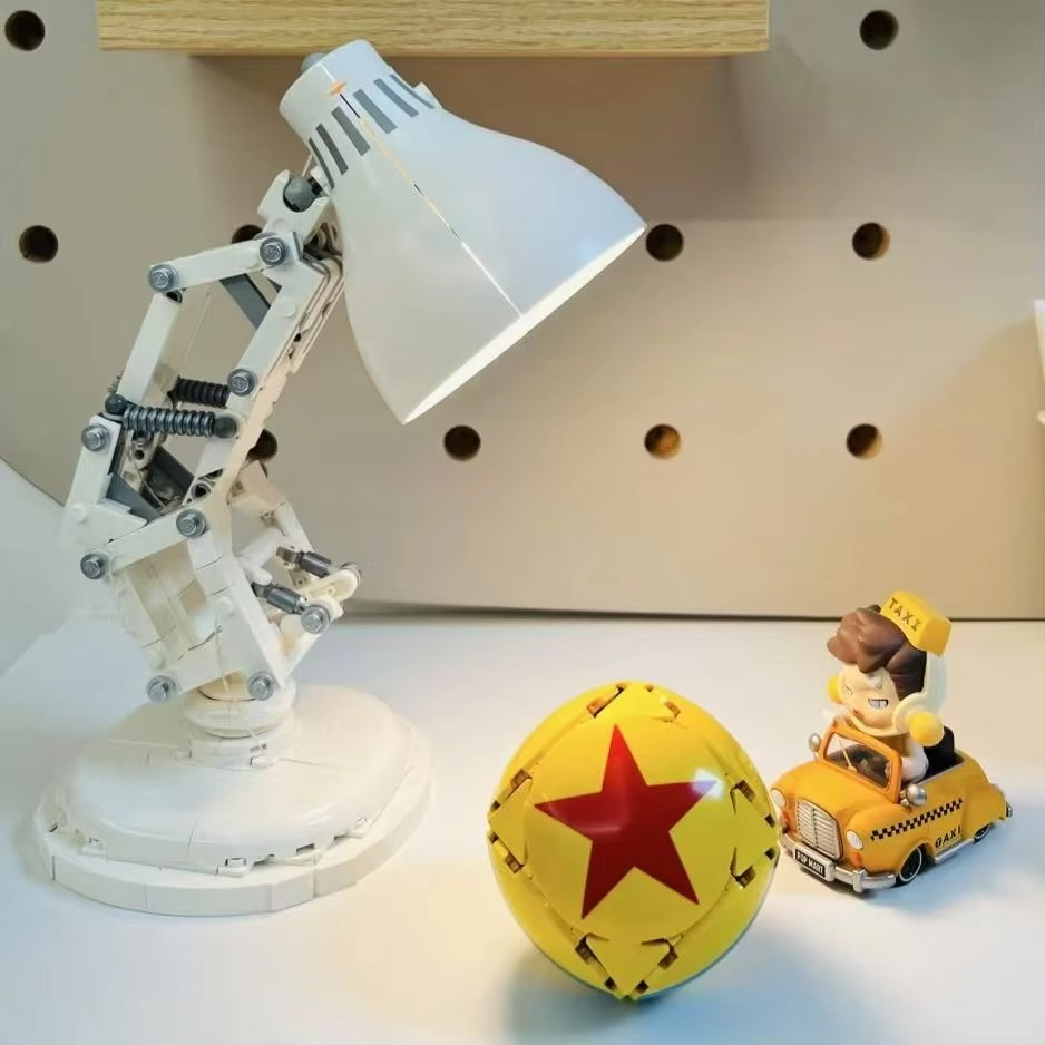 MINISO Disney 2025 613Pcs Ideas Desk Lamp Room Decor Building Blocks Set Model Assemble Moc Bricks Toy Christmas Birthday Gifts