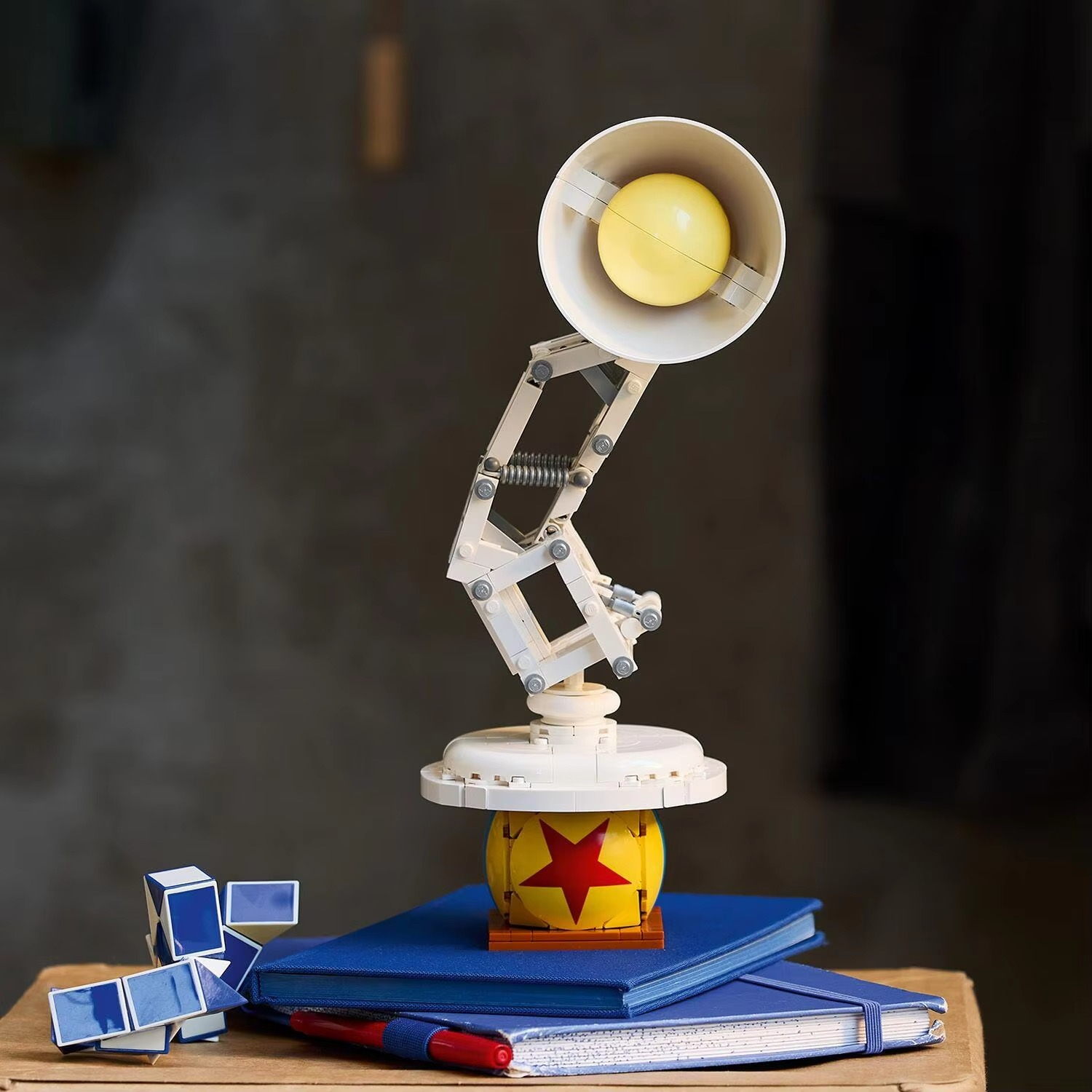 MINISO Disney 2025 613Pcs Ideas Desk Lamp Room Decor Building Blocks Set Model Assemble Moc Bricks Toy Christmas Birthday Gifts