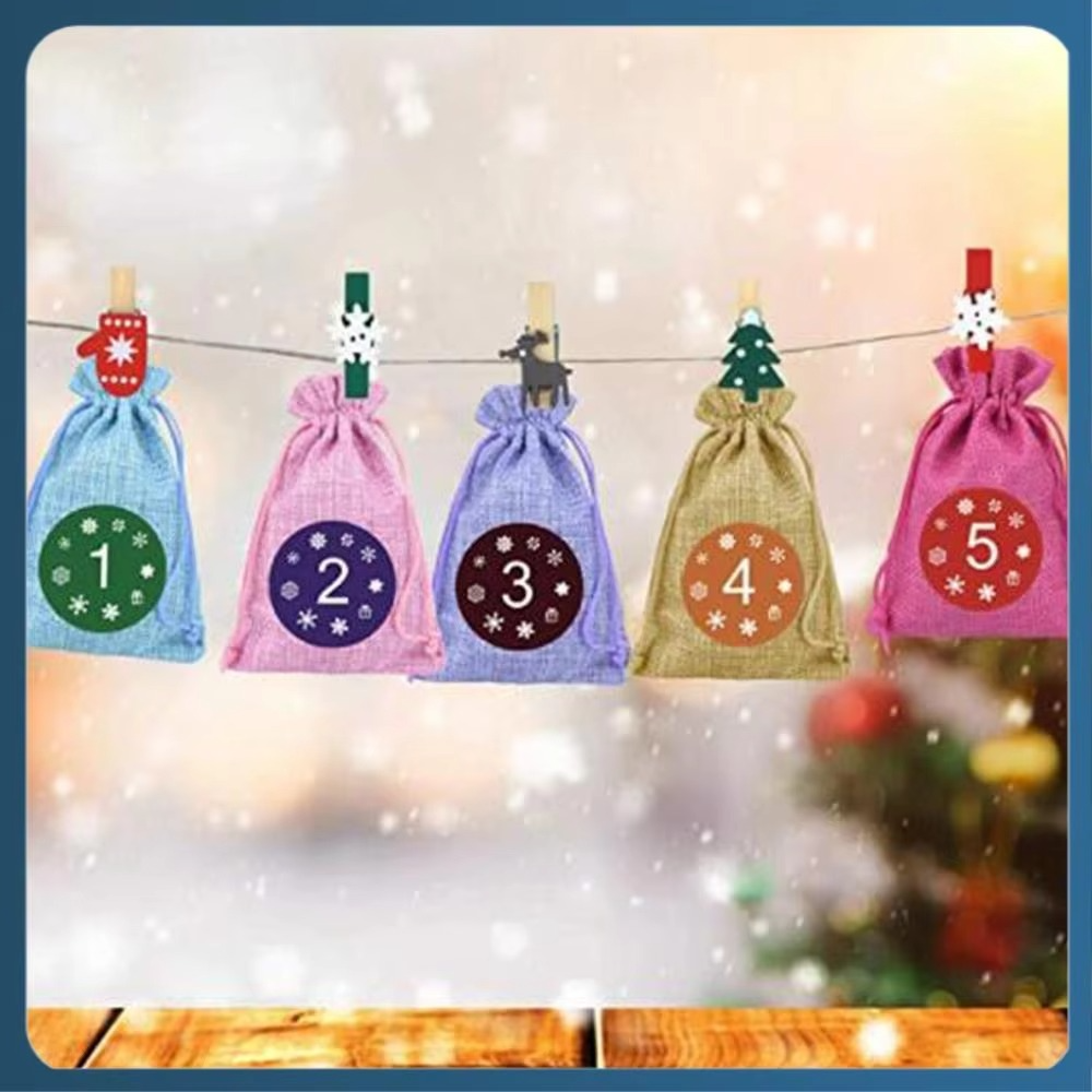 AB02 100Pcs Christmas Patch Mini Wooden Environmentally Friendly Cartoon Patch Wooden Clip Christmas Series Wooden Clip