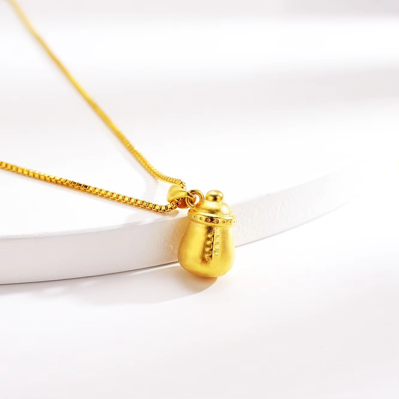 Boutique AU999 gold jewelry womens necklace fashionable cute small bottle pendant 24K pure gold clavicle necklace