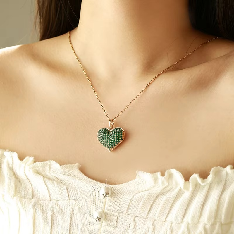 Luxury 24K 9999 Pure Gold Green Love Pendant Fashion European and American Style Micro-inlaid Necklace Pendant