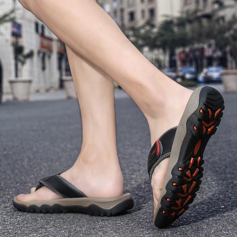 New Summer Men's Slippers Breathable Luxury Men Sandals Beach Classics Genuine Leather Mens Slippers Outdoor Men's Flip Flops