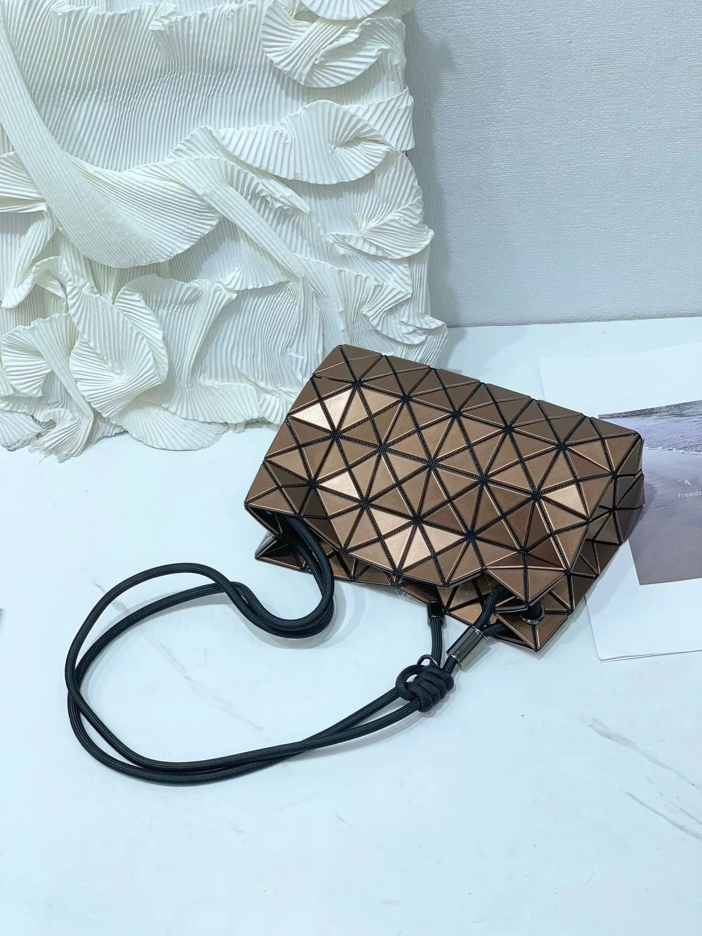 2025 New Women's Geometric Tofu Pillow Buet Bag Single oulder Bag Dstring Versatile Buet Bag Ladies Satchel Handbag