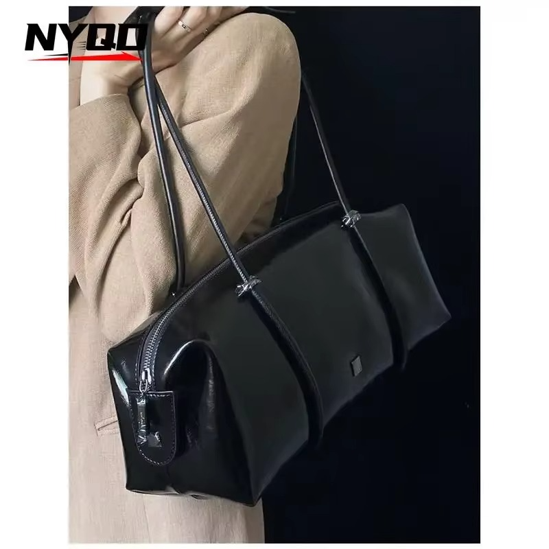 L.adies Spicy Girl Vintage Large Capacity Tote Fitness Bag Y2K Women's Large Capacity Pillow Handbag Motorcycle Shoulder Bags