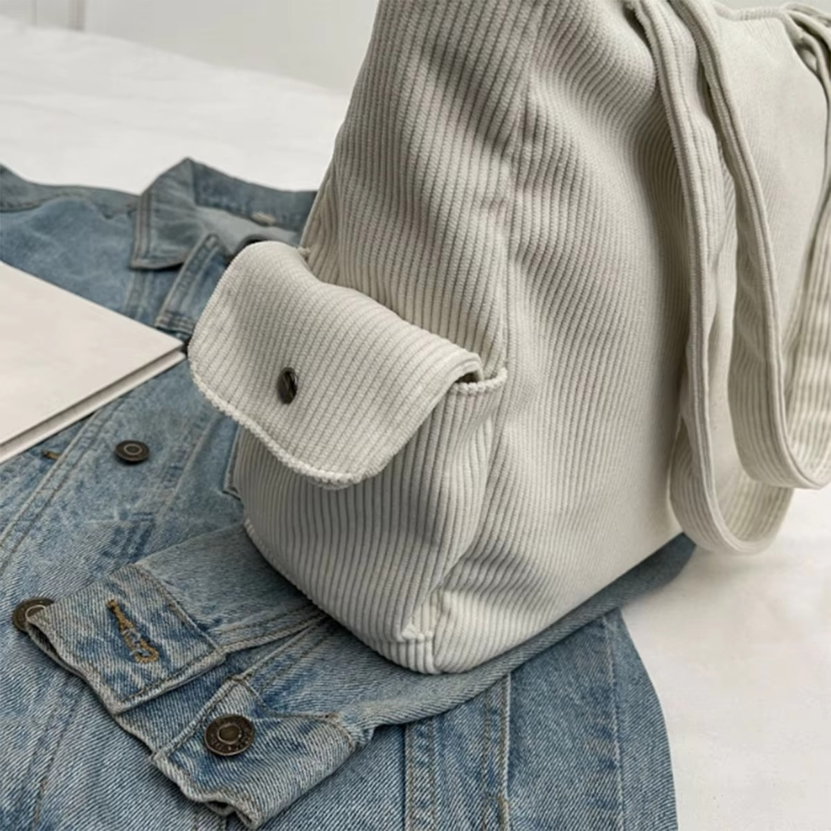 Solid color corduroy bag girls Tote bag with a large capacity commuter fashion shoulder bag