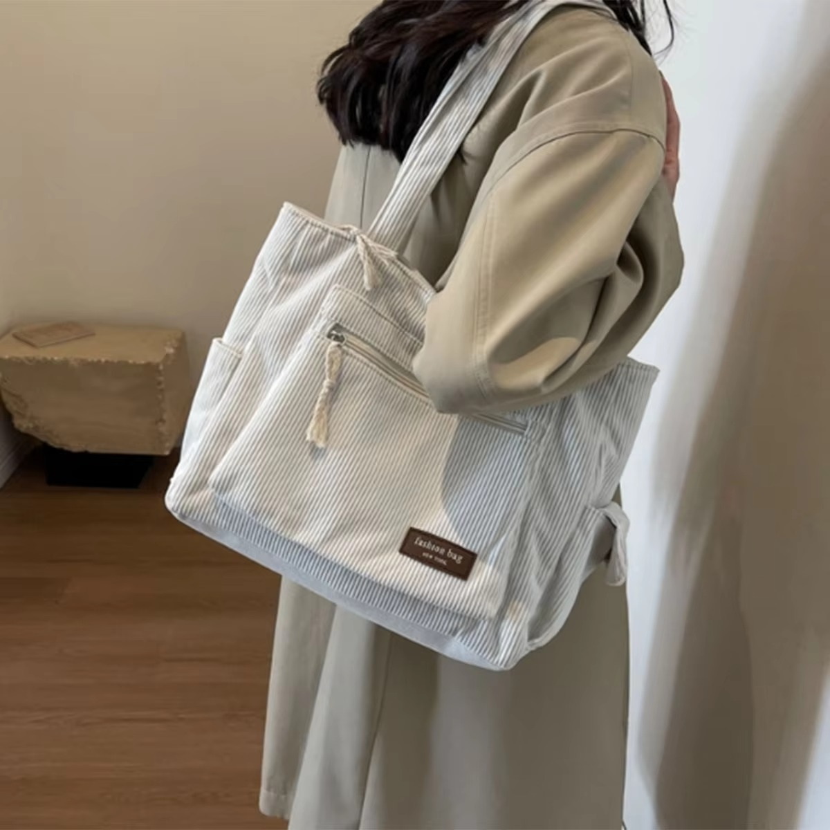 Solid color corduroy bag girls Tote bag with a large capacity commuter fashion shoulder bag